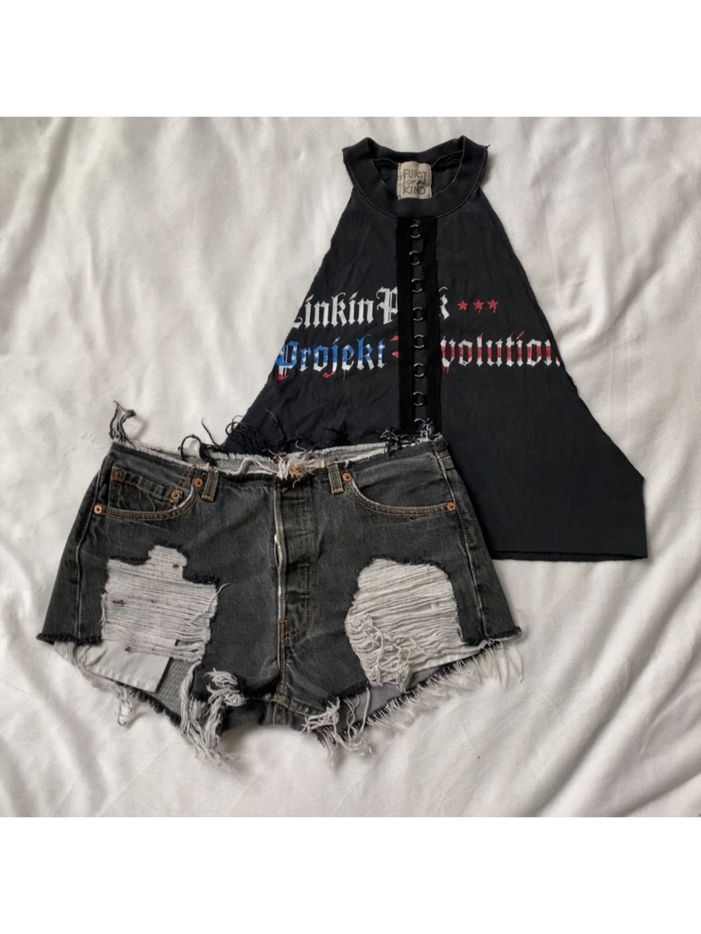 Vintage Furst of a Kind Projekt revolution tour Graphic Halter Top Ring Detail - Picture 9 of 9